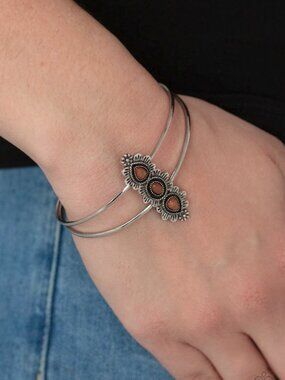 Paparazzi Jewelry Accessories -Fairytale Flowerbeds - Orange Bracelet - Vintage